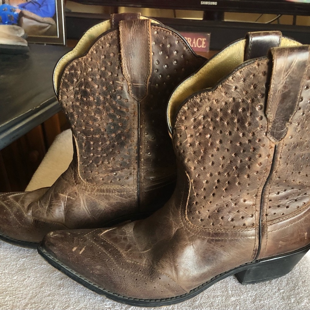 Smokey Mountain brown western ankle boots